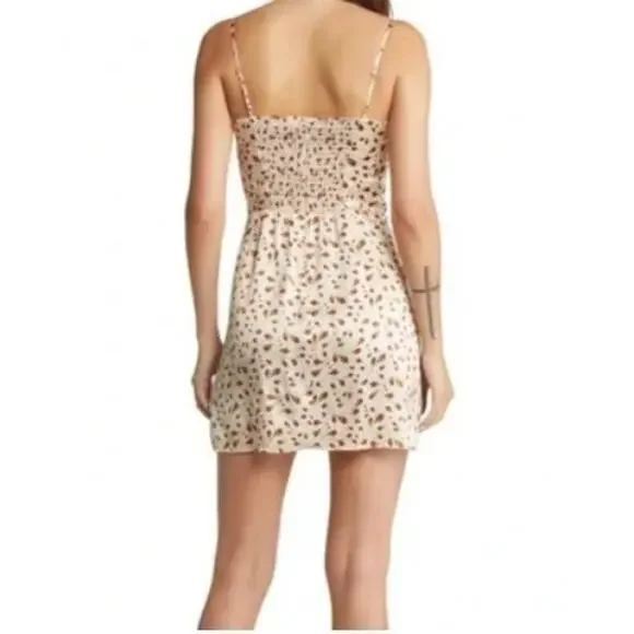 NEW Reformation Kosta Marion Dress Silk Smocked Floral Bud Ivory Size 8 - Picture 2 of 7